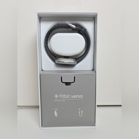 Fitbit Versa Lite Edition Smartwatch - Black - Used/Complete - Picture 7 of 14